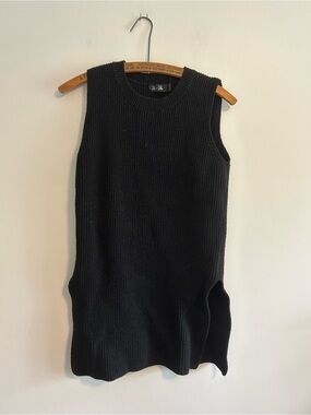 Lyla & luxe small Black Knit sleeveless Tunic Sweater